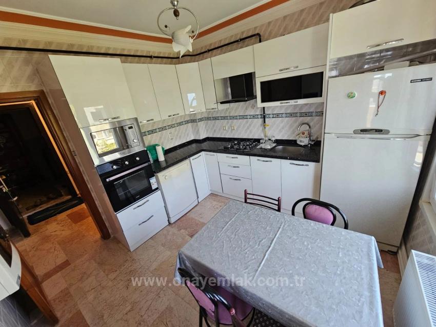 Komplettes Gebäude Zum Verkauf: 6 Einheiten Mit 3+1 Und 2 Einheiten Mit 210 M2 Arbeitsplätzen