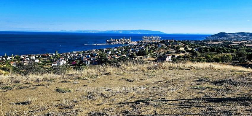 530 M² Großes Eckgrundstück Mit Fertiger Infrastruktur Und Herrlichem Meer- Und Naturblick.