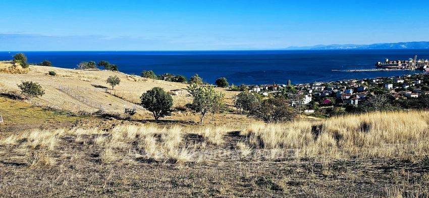 530 M² Großes Eckgrundstück Mit Fertiger Infrastruktur Und Herrlichem Meer- Und Naturblick.