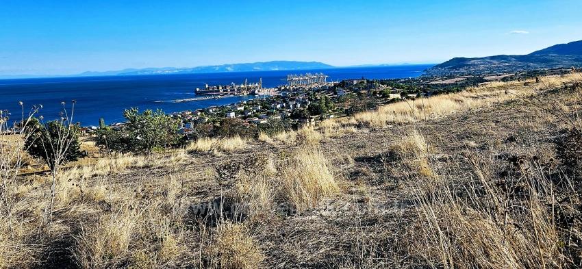530 M² Großes Eckgrundstück Mit Fertiger Infrastruktur Und Herrlichem Meer- Und Naturblick.