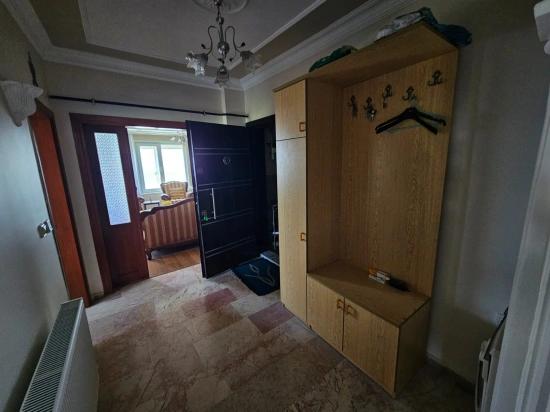 Komplettes Gebäude Zum Verkauf: 6 Einheiten Mit 3+1 Und 2 Einheiten Mit 210 M2 Arbeitsplätzen
