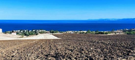 **grundstück Mit Freiem Meerblick Und 30% Baugenehmigung Für Drei Stockwerke Im Stadtteil Topağaç, Tekirdağ**