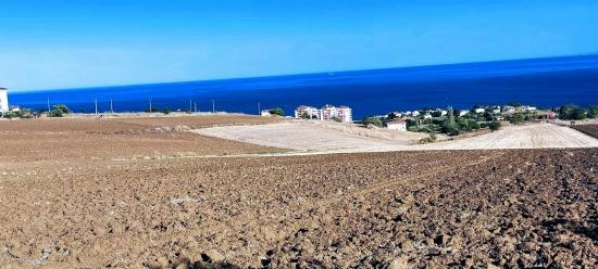 **grundstück Mit Freiem Meerblick Und 30% Baugenehmigung Für Drei Stockwerke Im Stadtteil Topağaç, Tekirdağ**