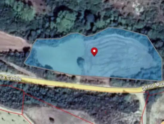 Dieses 5.500 Quadratmeter Große Feld Am Bach Liegt Im Bezirk Tekirdağ Süleymanpaşa Yeniköy