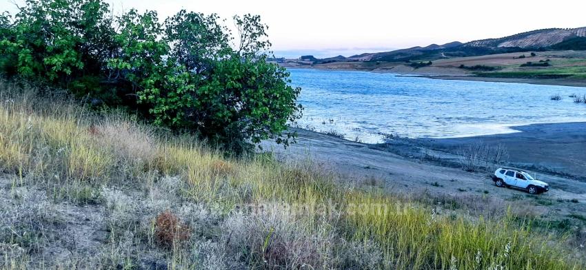 Detached Land With Title Deed Opportunity Facing Dam For Urgent Sale