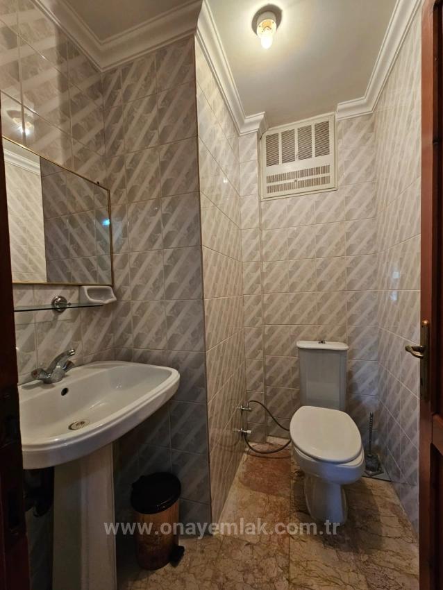 Complete Building For Sale: 6 Units Of 3+1 And 2 Units Of 210 M2 Workplaces