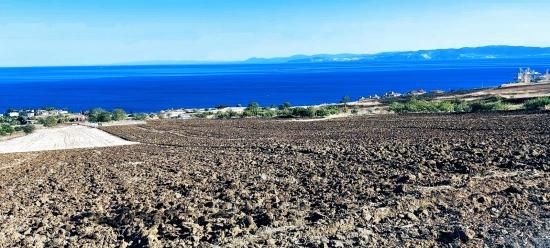 Land Suitable For A Cooperative And Residential Complex Project With 50 Apartments And Full Sea And Nature Views.