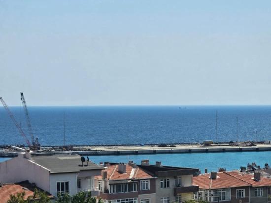 Complete Building For Sale: 6 Units Of 3+1 And 2 Units Of 210 M2 Workplaces