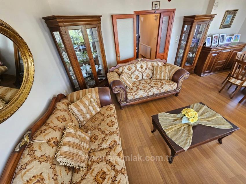 Продается Здание Целиком, 6 Квартир, 3+1, 2 Квартиры, 210 М2, Рабочее Место