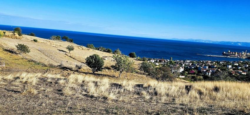 Угловой Участок Площадью 530 М2 С Готовой Инфраструктурой И Прекрасным Видом На Море И Природу