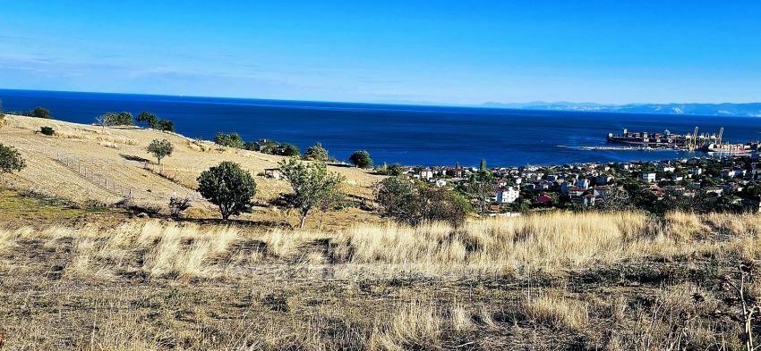 Угловой Участок Площадью 530 М2 С Готовой Инфраструктурой И Прекрасным Видом На Море И Природу