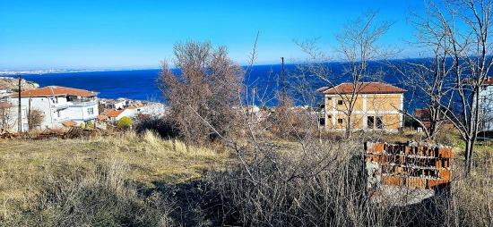 **угловой Участок, Идеально Подходящий Для Строительства Двух Роскошных Вилл С Панорамным Видом На Море, Природу И Город.**