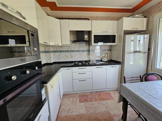 Komple Satılık Bina 6Adet 3+1 2 Adet 210 M2 İş Yeri